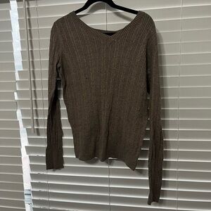 Elegant V-Neck Cable Knit Sweater